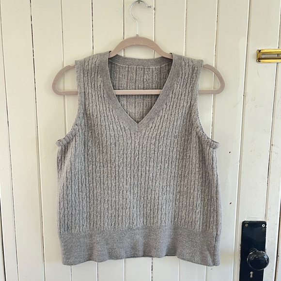 Taupe Sweatervest - Picture 1 of 3